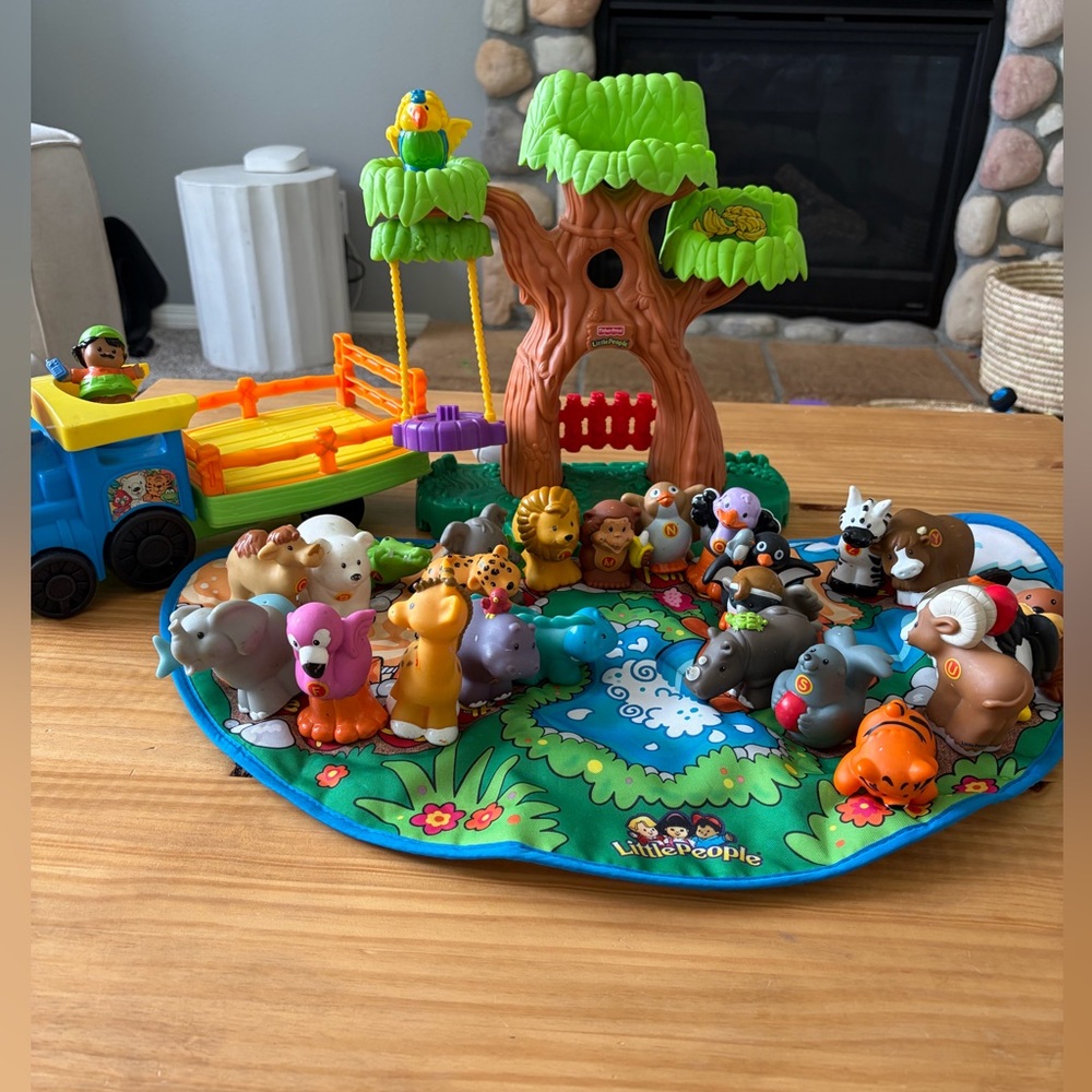 Fisher Price Little People Animal Sounds A to Z Learning Alphabet Zoo Mat WORKS!